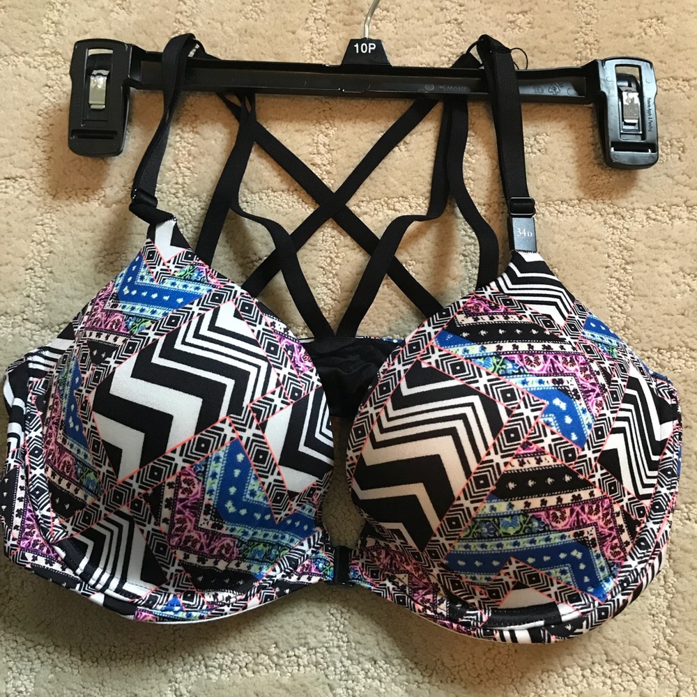 Brand New Victoria’s Secret Front Clip Sports Bra